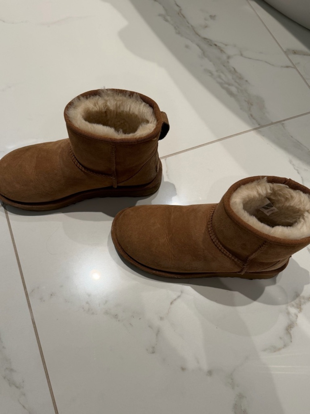 UGG Classic Mini II - Picture 3 of 6